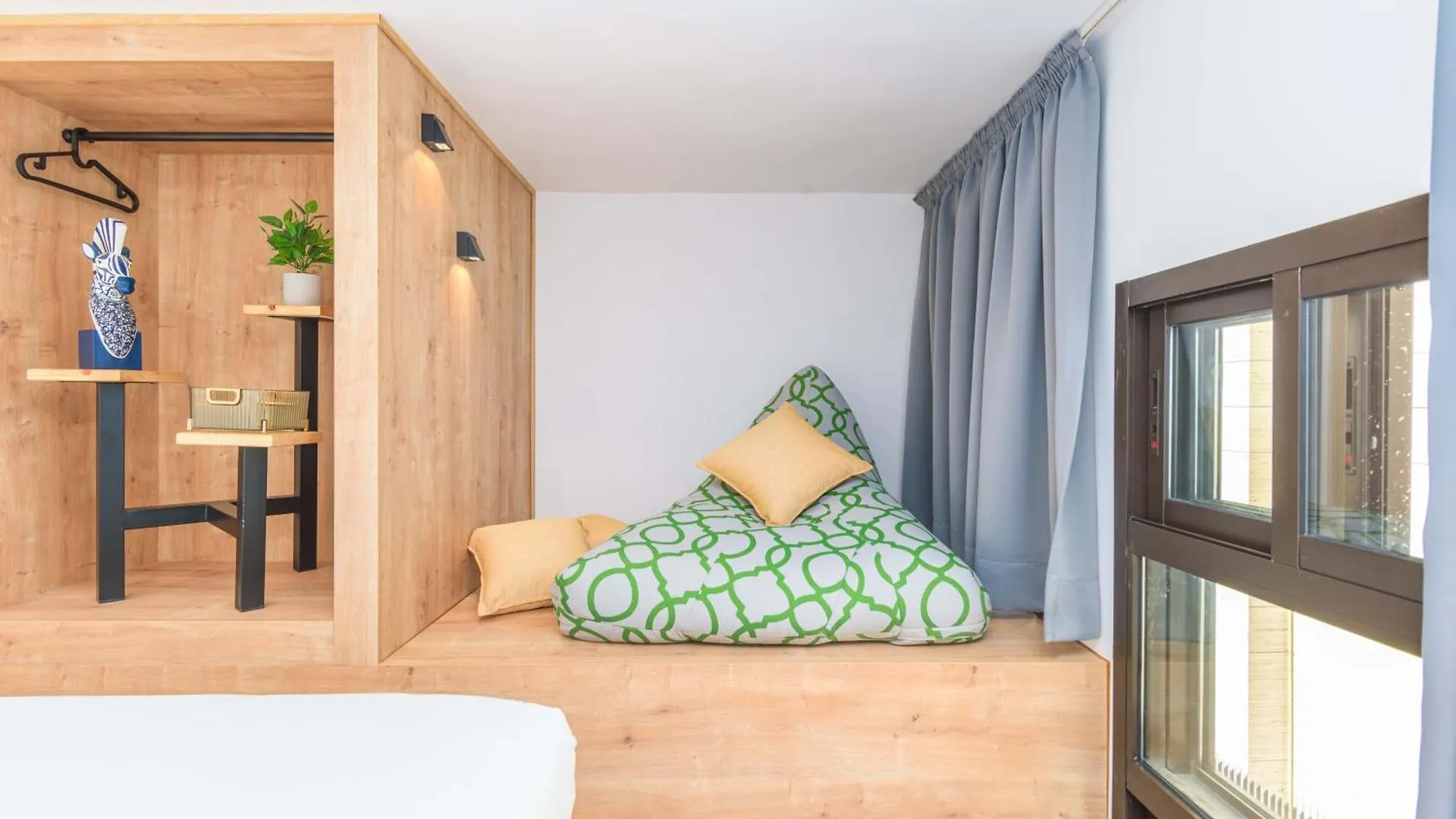 Anoor Studios & Apartments In Gemmayze Beyrut