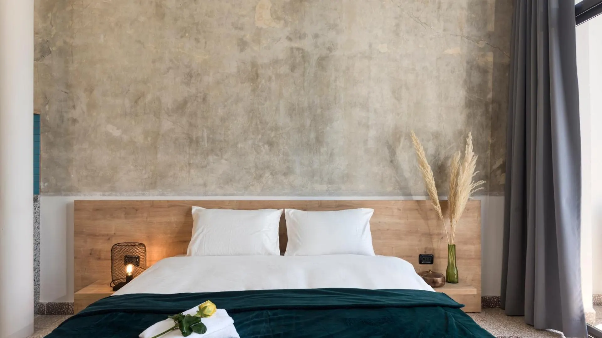 Anoor Studios & Apartments In Gemmayze Beyrut