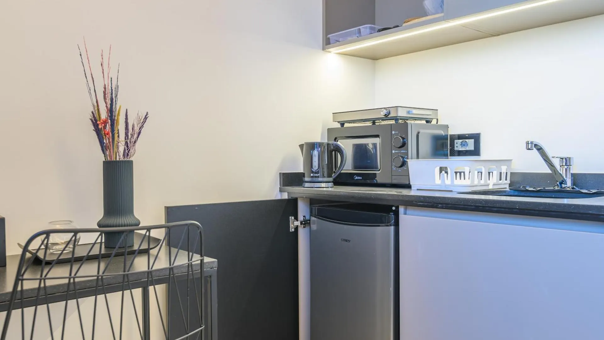 Anoor Studios & Apartments In Gemmayze Beyrut