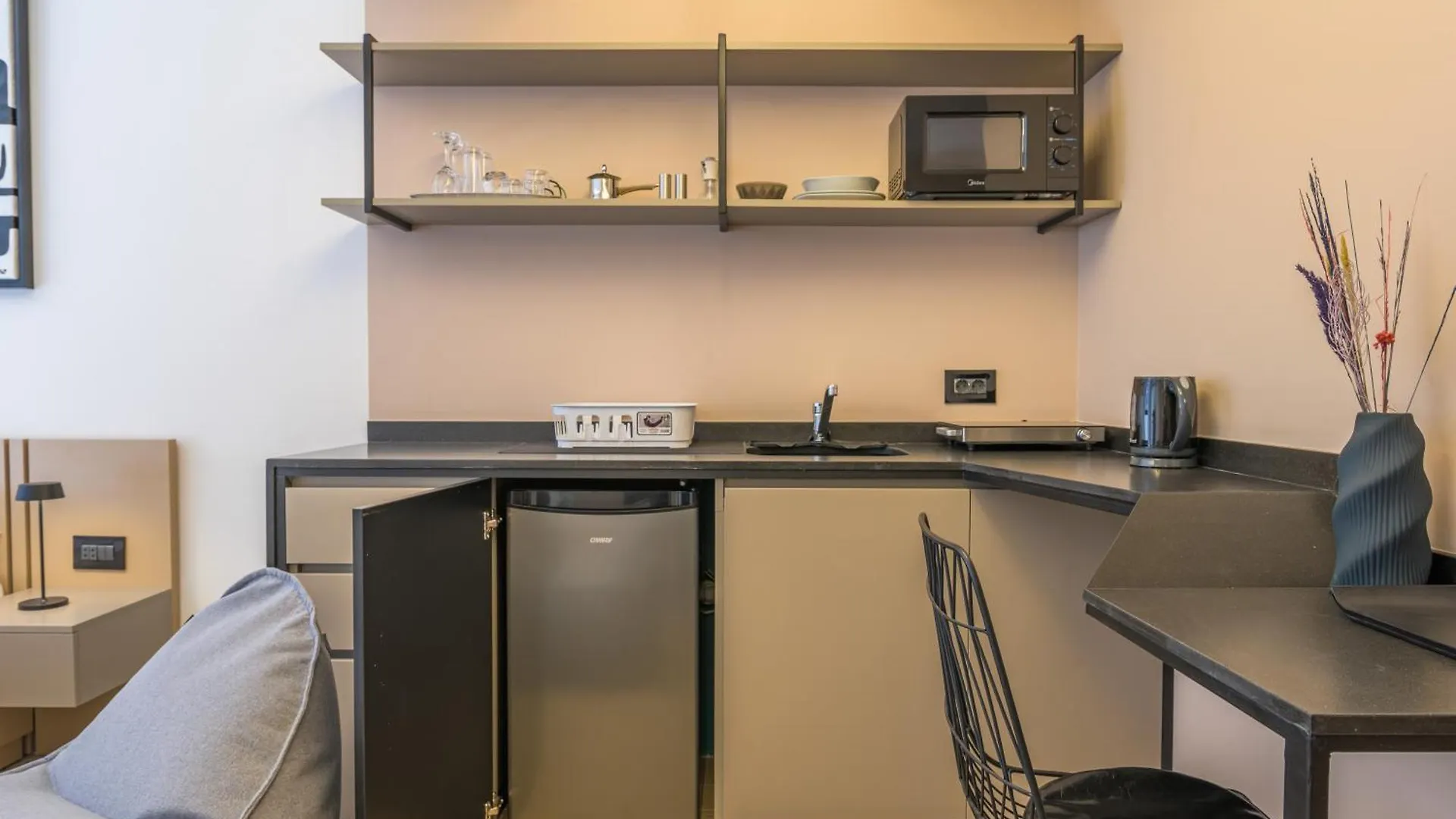 Anoor Studios & Apartments In Gemmayze Beyrut Lübnan