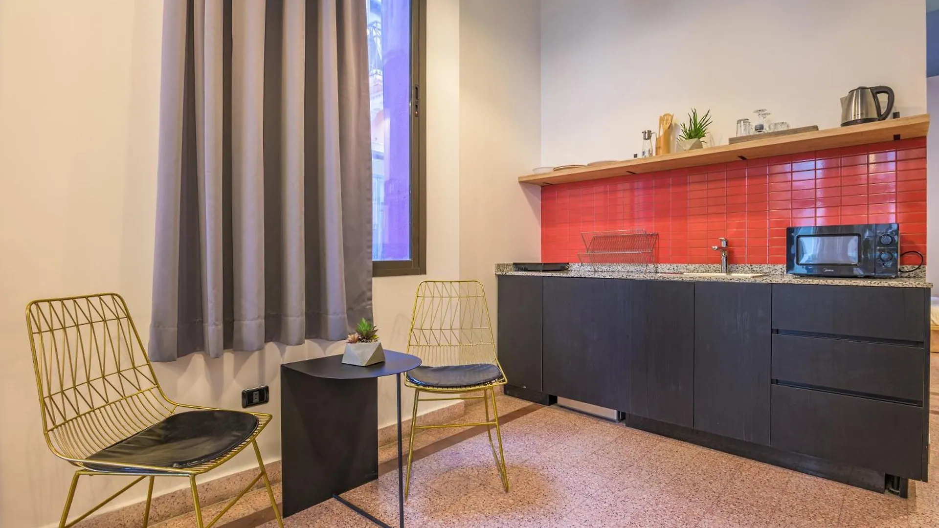 Anoor Studios & Apartments In Gemmayze Beyrut